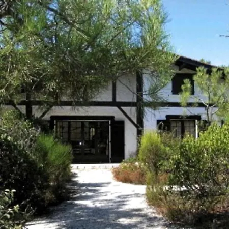 With A Big Idyllic Garden At The * Lacanau