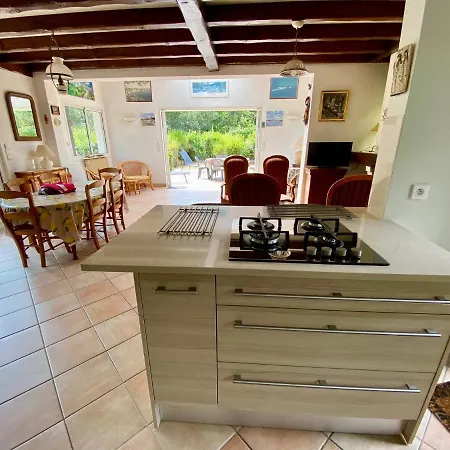 With A Big Idyllic Garden At The Holiday home Lacanau